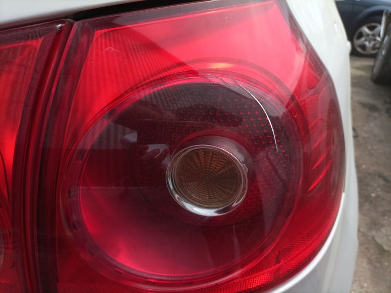 Recambio de piloto trasero derecho para volkswagen golf v (1k1) 1.6 referencia OEM IAM 1K6945096AA  