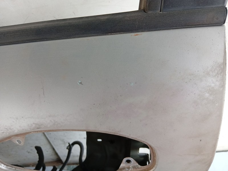 Recambio de puerta delantera izquierda para hyundai santa fe (sm) referencia OEM IAM   