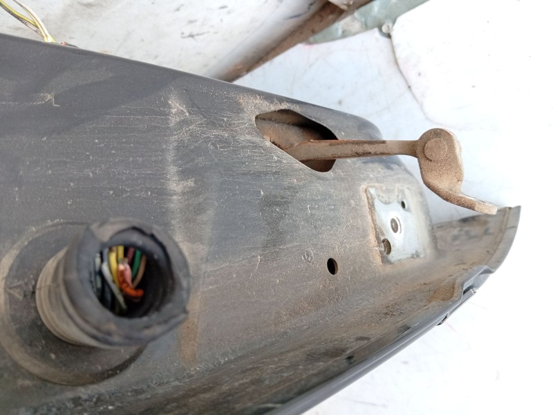 Recambio de puerta trasera derecha para peugeot 307 break (3e) 1.6 hdi referencia OEM IAM   