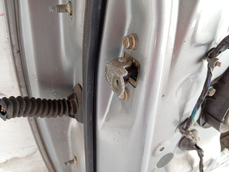 Recambio de puerta delantera derecha para nissan primera hatchback (p12) 1.6 referencia OEM IAM   