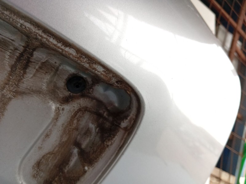 Recambio de porton trasero para nissan primera hatchback (p12) 1.6 referencia OEM IAM   