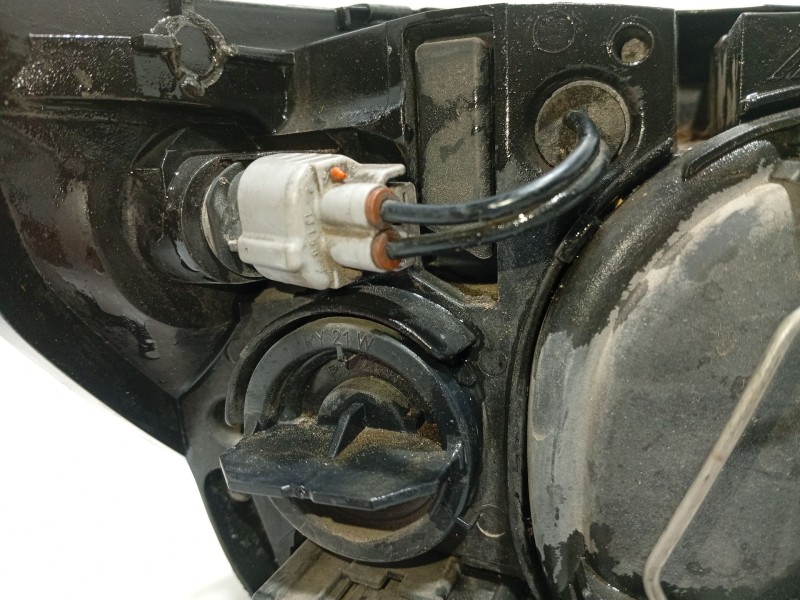 Recambio de faro izquierdo para volvo v50 (545) 2.0 d referencia OEM IAM 31335221  