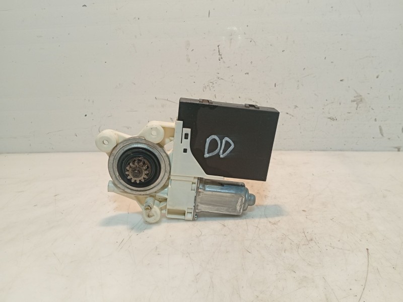 Recambio de motor elevalunas delantero derecho para volvo v50 (545) 2.0 d referencia OEM IAM   