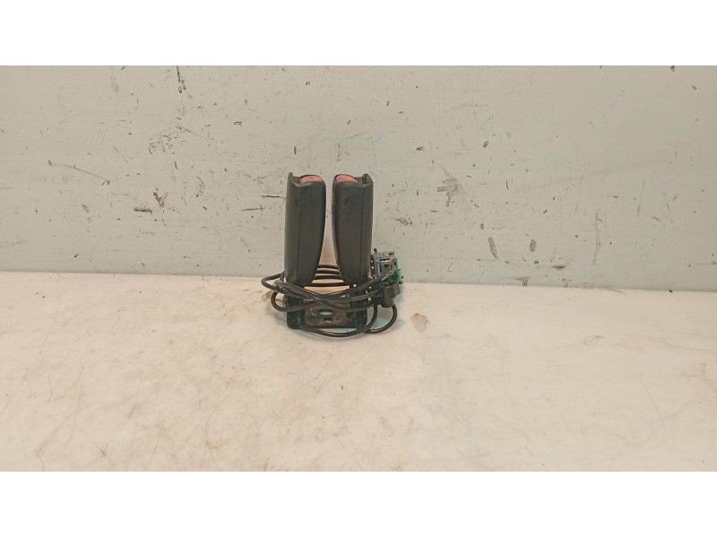 Recambio de anclaje cinturon trasero derecho para volvo v50 (545) 2.0 d referencia OEM IAM   