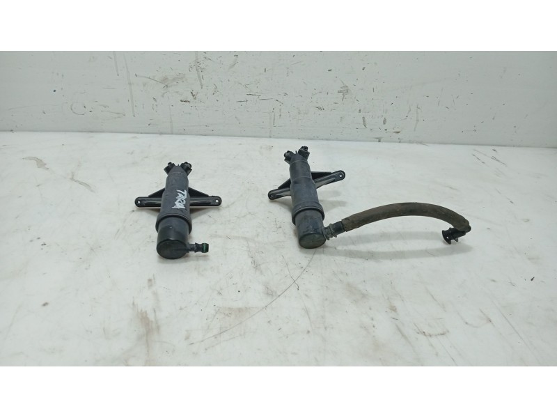 Recambio de eyector lavaparab para bmw 5 (e60) 525 d referencia OEM IAM   