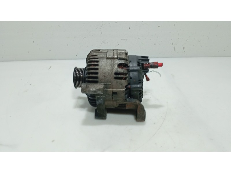 Recambio de alternador para bmw 5 (e60) 525 d referencia OEM IAM 12317799204 / 12317797522  