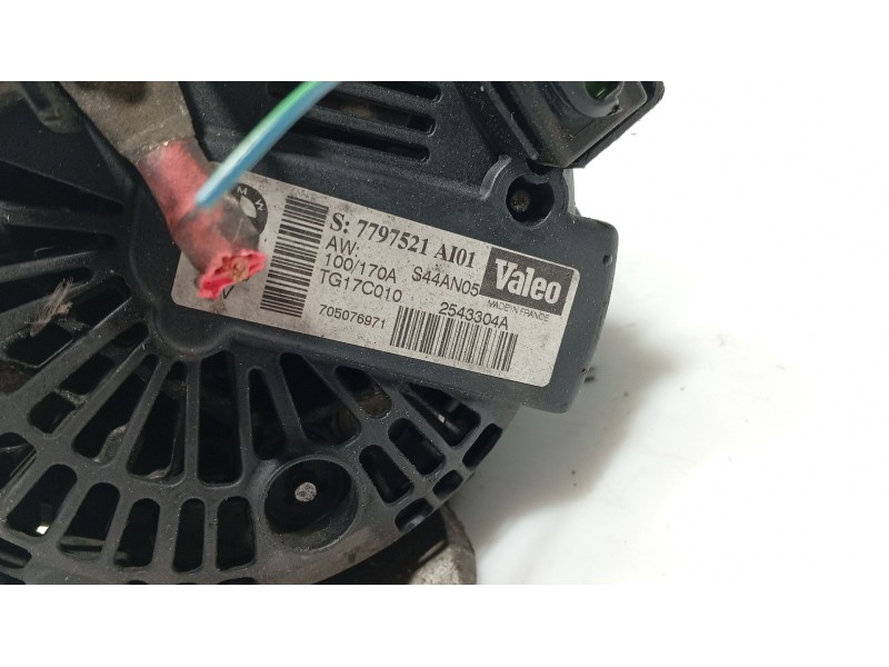 Recambio de alternador para bmw 5 (e60) 525 d referencia OEM IAM 12317799204 / 12317797522  