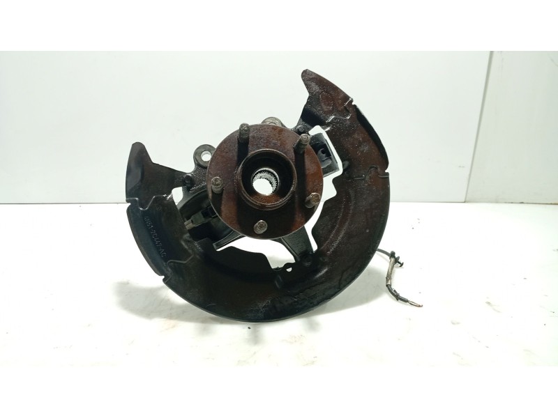 Recambio de mangueta delantera derecha para volvo v50 (545) 2.0 d referencia OEM IAM 31212948  