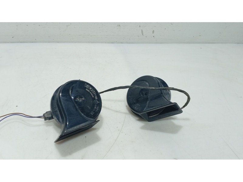 Recambio de claxon para bmw 5 (e60) 525 d referencia OEM IAM 61336935987  