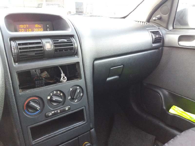 opel astra g berlina del año 1950