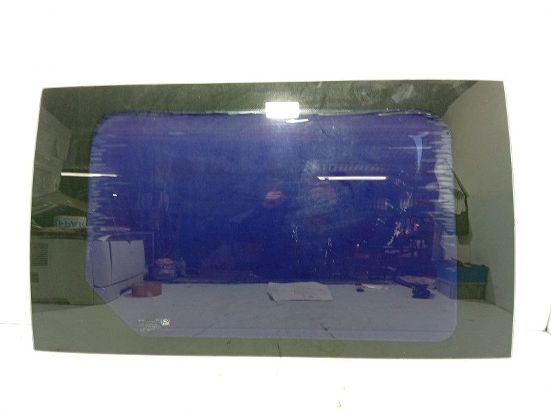 Recambio de luna trasera derecha para kia carnival ii (gq) 2.9 crdi referencia OEM IAM   