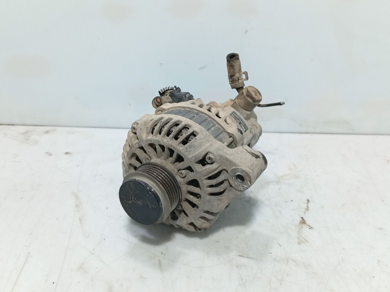 Recambio de alternador para kia carnival ii (gq) 2.9 crdi referencia OEM IAM 373004X003  