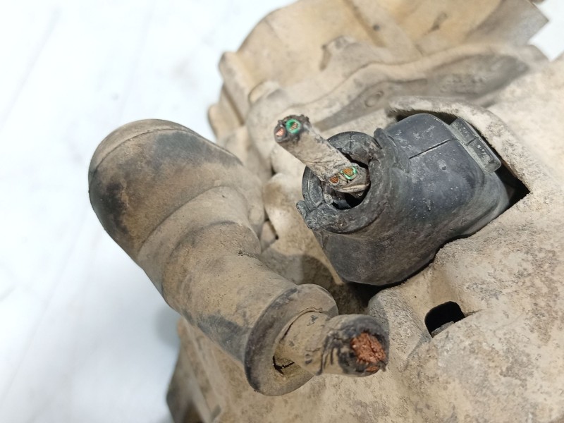 Recambio de alternador para kia carnival ii (gq) 2.9 crdi referencia OEM IAM 373004X003  