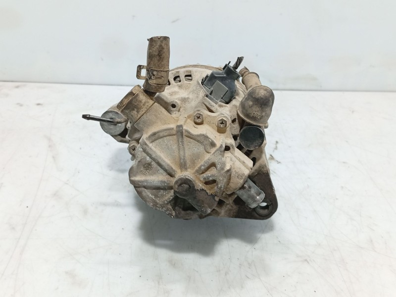 Recambio de alternador para kia carnival ii (gq) 2.9 crdi referencia OEM IAM 373004X003  