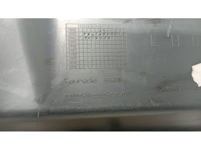 Recambio de guantera para toyota avensis sedán (_t25_) 2.0 d-4d (cdt250_) referencia OEM IAM 5555005071B0  