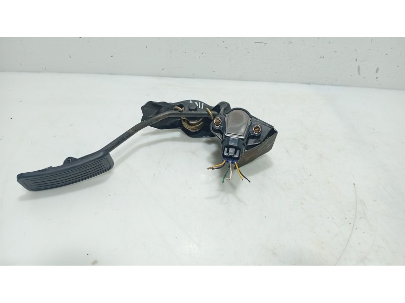 Recambio de potenciometro pedal para toyota avensis sedán (_t25_) 2.0 d-4d (cdt250_) referencia OEM IAM   