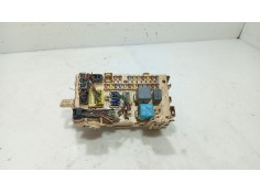 Recambio de caja reles / fusibles para toyota avensis sedán (_t25_) 2.0 d-4d (cdt250_) referencia OEM IAM 8274120060  