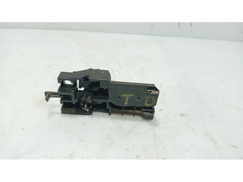 Recambio de maneta interior trasera derecha para toyota avensis sedán (_t25_) 2.0 d-4d (cdt250_) referencia OEM IAM 6920505040B0