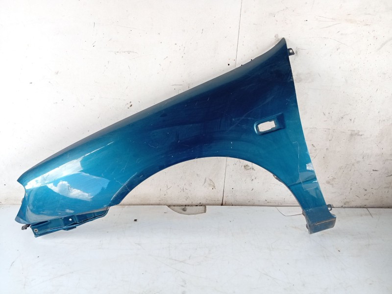 Recambio de aleta delantera izquierda para nissan primera hatchback (p11) 1.6 16v referencia OEM IAM 63101AV630  