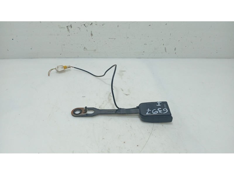 Recambio de anclaje cinturon delantero izquierdo para peugeot 307 (3a/c) 1.6 16v referencia OEM IAM   
