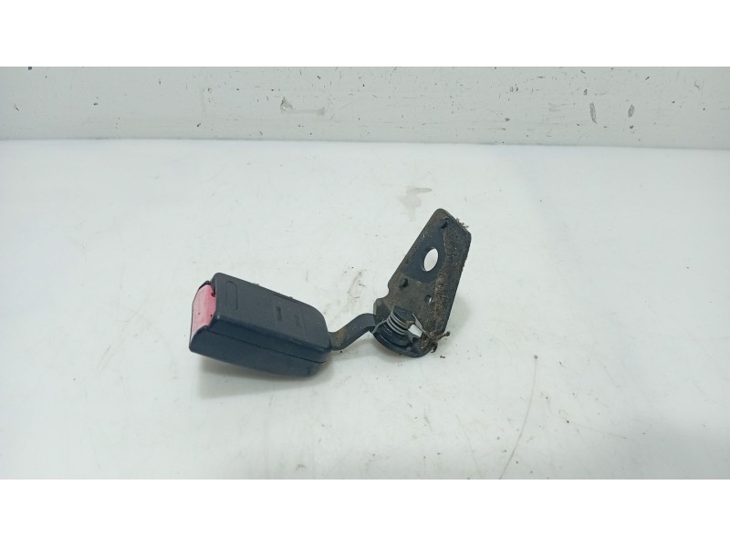 Recambio de anclaje cinturon trasero derecho para peugeot 307 (3a/c) 1.6 16v referencia OEM IAM   
