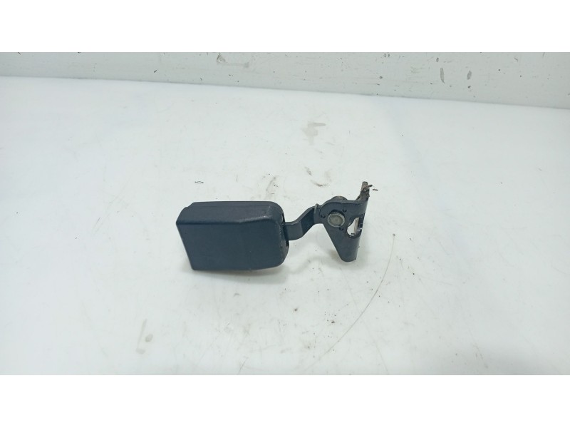 Recambio de anclaje cinturon trasero derecho para peugeot 307 (3a/c) 1.6 16v referencia OEM IAM   