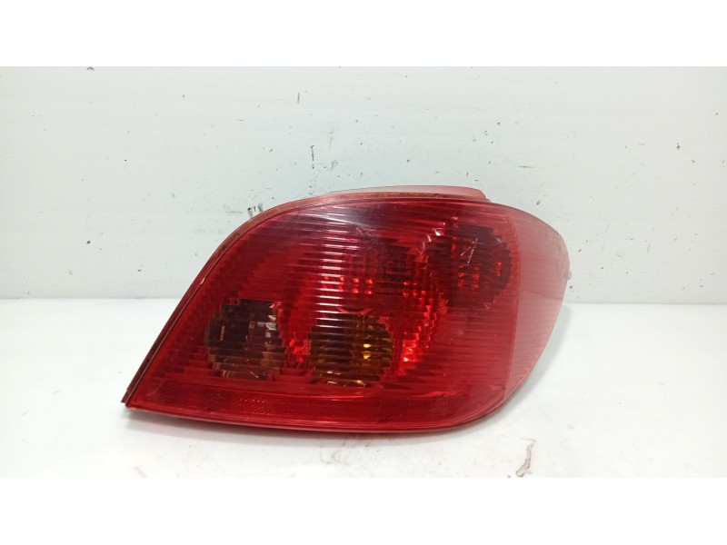 Recambio de piloto trasero derecho para peugeot 307 (3a/c) 1.6 16v referencia OEM IAM 6351P3  