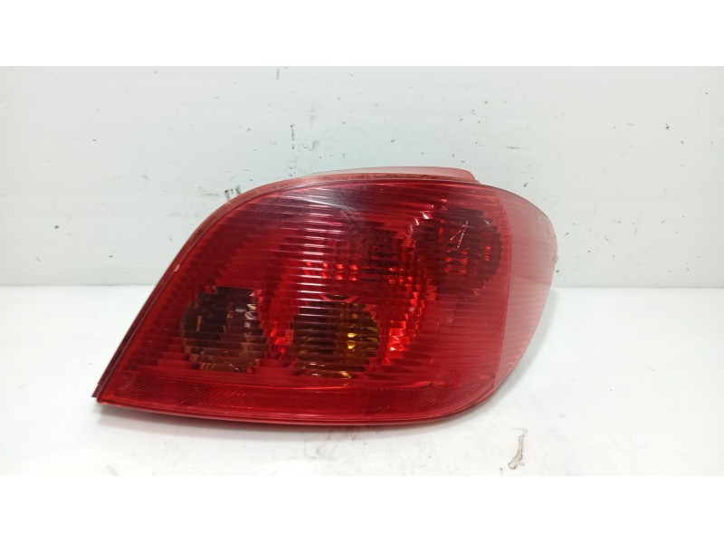 Recambio de piloto trasero derecho para peugeot 307 (3a/c) 1.6 16v referencia OEM IAM 6351P3  