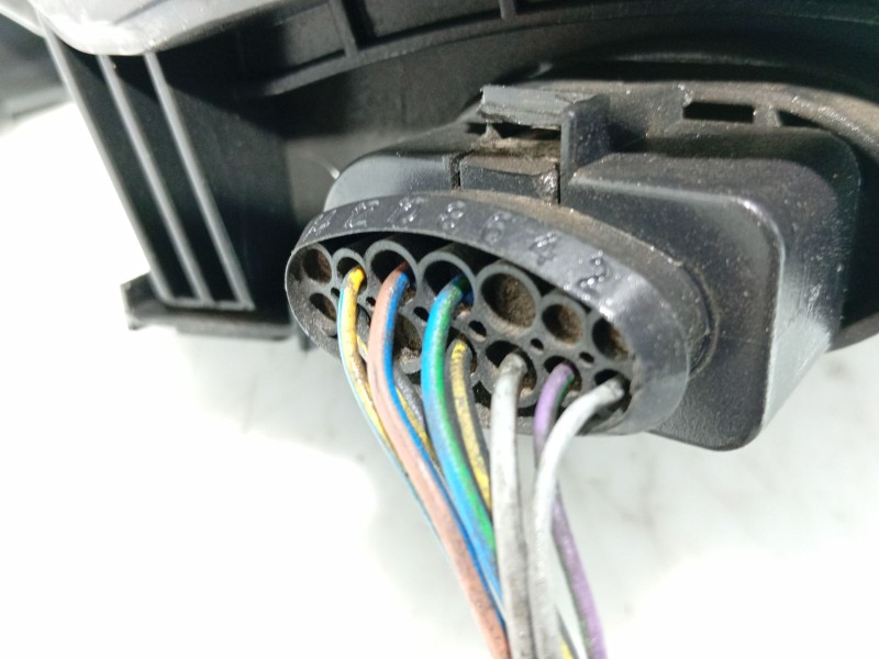 Recambio de faro izquierdo para ford mondeo iv (ba7) 2.0 tdci referencia OEM IAM 1812689 / 1893203  