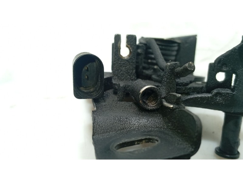 Recambio de cerradura capot para audi a6 c5 (4b2, 4b4) 2.5 tdi referencia OEM IAM 8L0823509E  