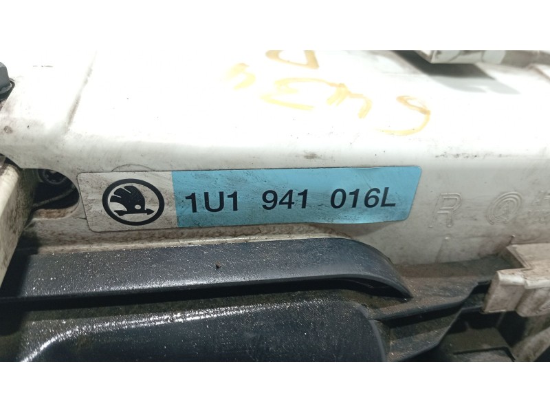 Recambio de faro derecho para skoda octavia i (1u2) 1.9 tdi referencia OEM IAM 1U1941018A  
