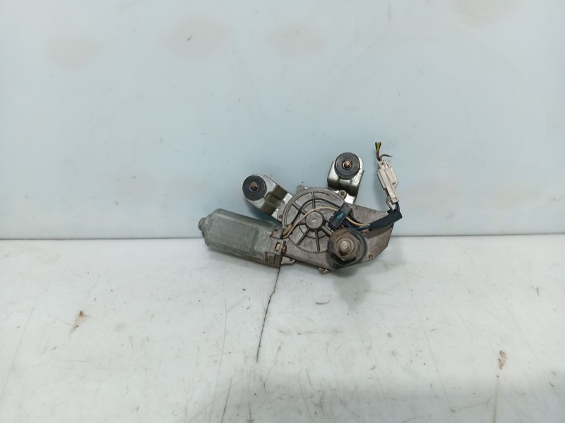 Recambio de motor limpia trasero para ssangyong rodius i 2.7 xdi referencia OEM IAM 8615021003  