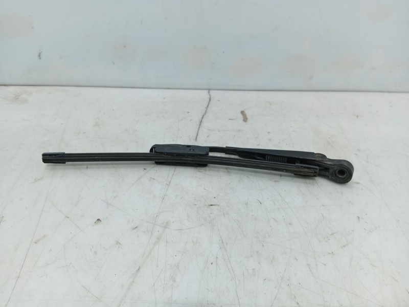 Recambio de brazo limpia trasero para ssangyong rodius i 2.7 xdi referencia OEM IAM 7853021000  
