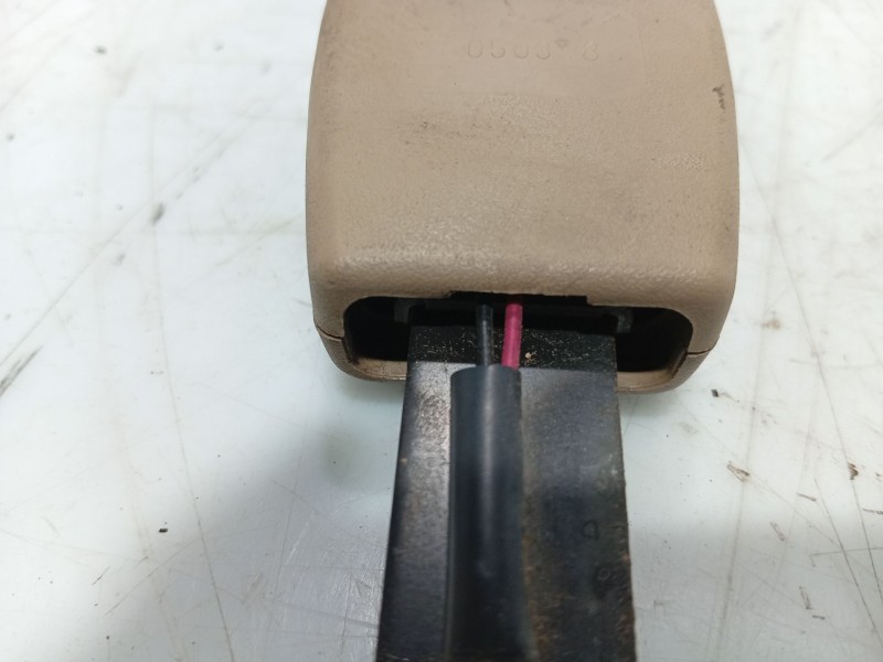 Recambio de anclaje cinturon delantero izquierdo para ssangyong rodius i 2.7 xdi referencia OEM IAM   