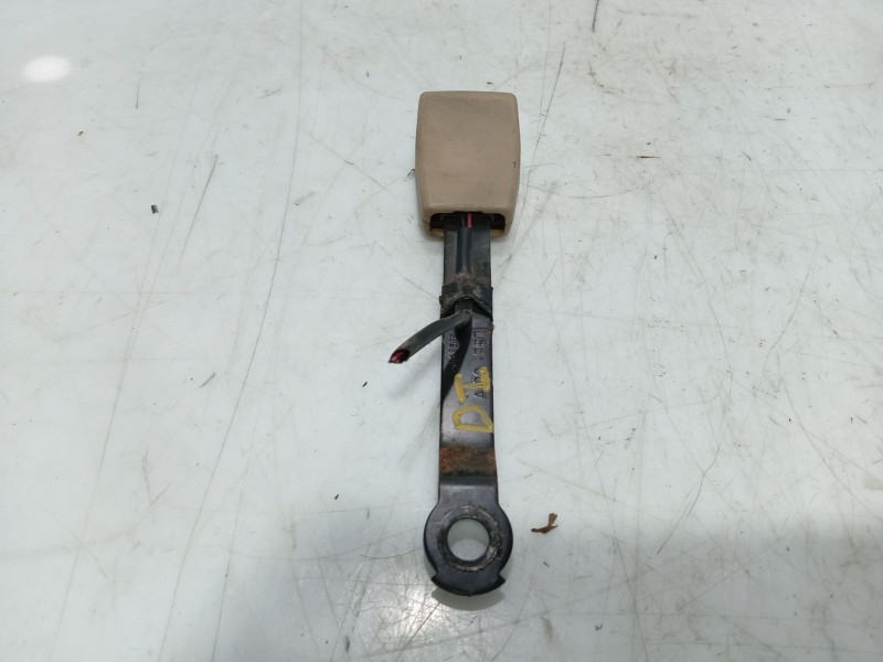 Recambio de anclaje cinturon delantero izquierdo para ssangyong rodius i 2.7 xdi referencia OEM IAM   