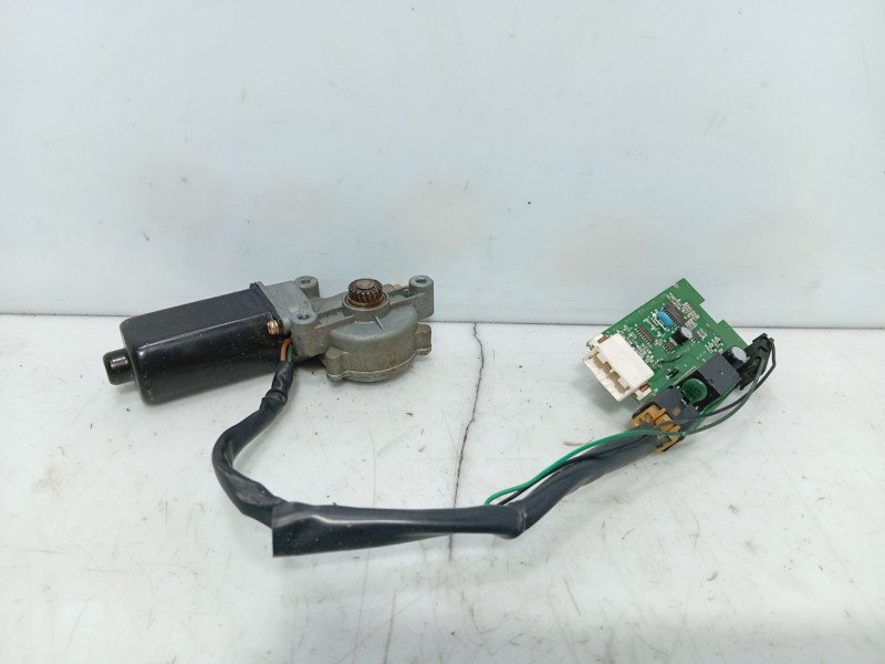 Recambio de motor techo electrico para ssangyong rodius i 2.7 xdi referencia OEM IAM   