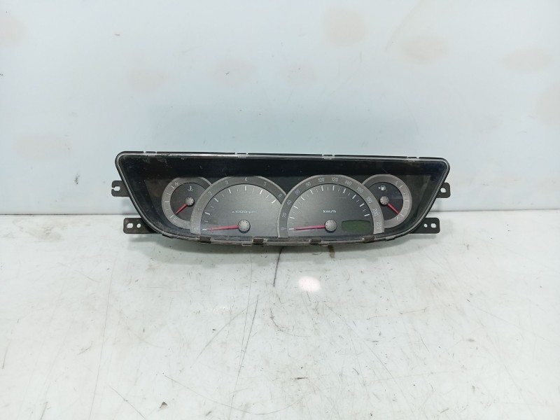 Recambio de cuadro instrumentos para ssangyong rodius i 2.7 xdi referencia OEM IAM 7650A21001OAF  