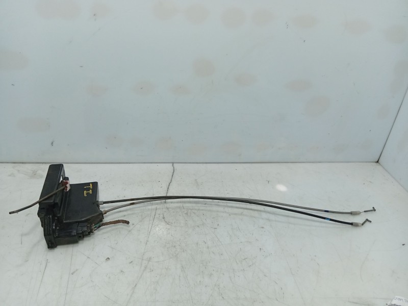 Recambio de cerradura puerta trasera izquierda para ssangyong rodius i 2.7 xdi referencia OEM IAM 7131021004  