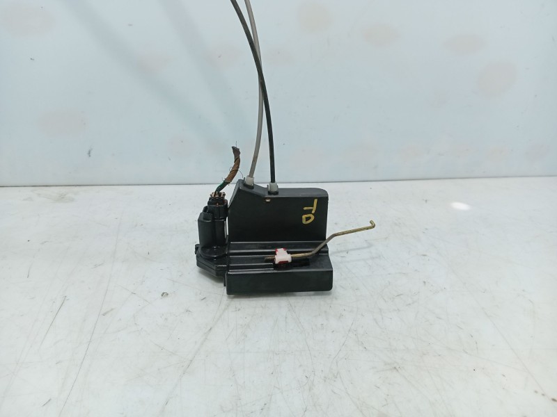 Recambio de cerradura puerta trasera derecha para ssangyong rodius i 2.7 xdi referencia OEM IAM 7132021004  