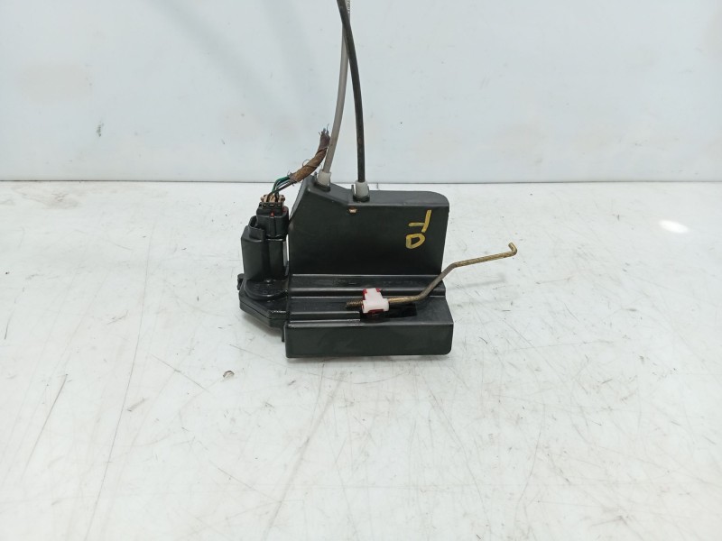Recambio de cerradura puerta trasera derecha para ssangyong rodius i 2.7 xdi referencia OEM IAM 7132021004  