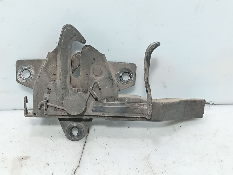 Recambio de cerradura capot para ssangyong rodius i 2.7 xdi referencia OEM IAM 7111021003  