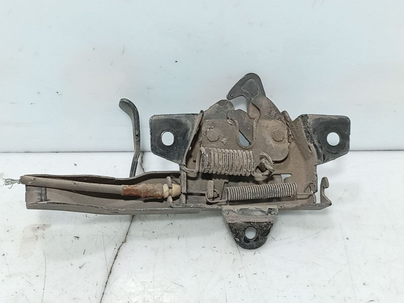 Recambio de cerradura capot para ssangyong rodius i 2.7 xdi referencia OEM IAM 7111021003  