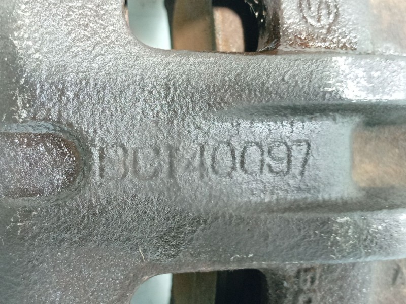 Recambio de pinza freno delantera derecha para ssangyong rodius i 2.7 xdi referencia OEM IAM 4814021102  