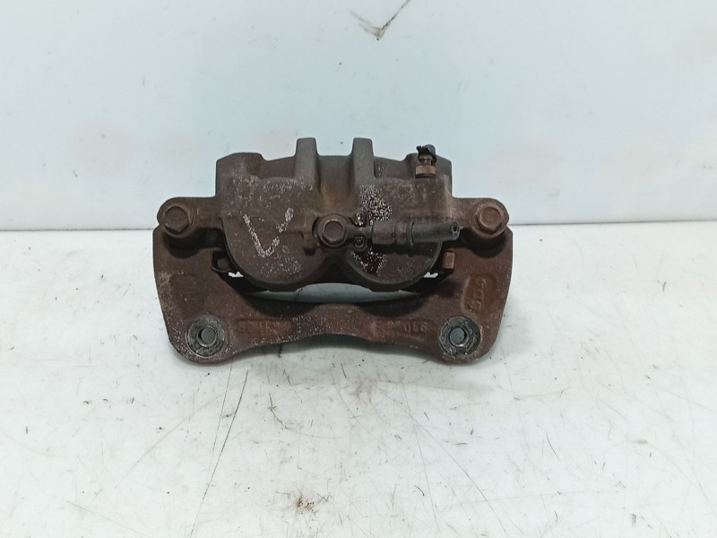 Recambio de pinza freno delantera derecha para ssangyong rodius i 2.7 xdi referencia OEM IAM 4814021102  