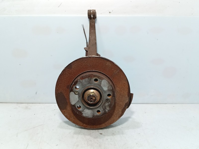 Recambio de mangueta delantera izquierda para ssangyong rodius i 2.7 xdi referencia OEM IAM 4121021000  