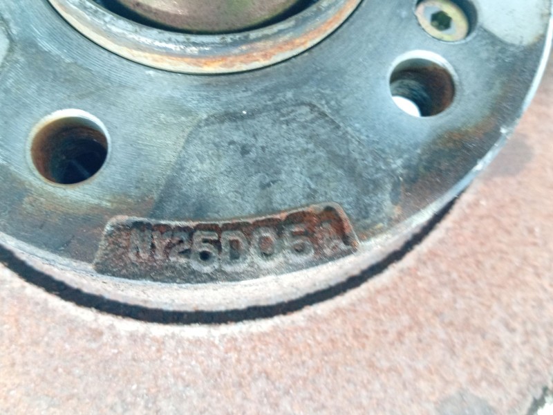 Recambio de mangueta delantera izquierda para ssangyong rodius i 2.7 xdi referencia OEM IAM 4121021000  