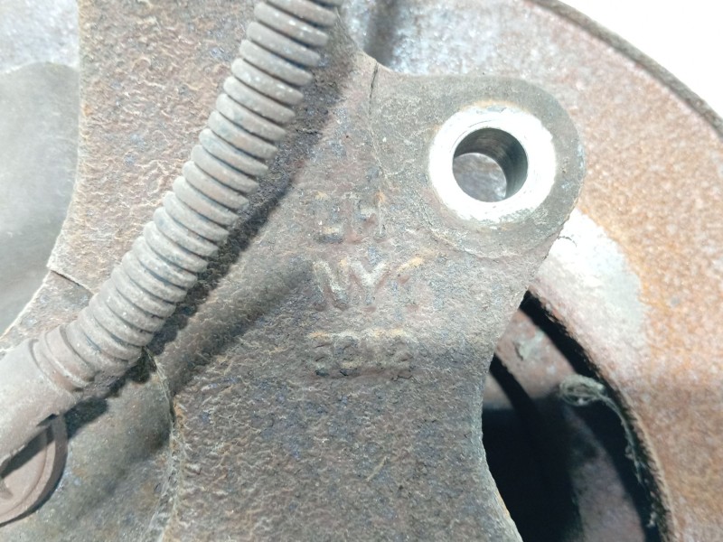 Recambio de mangueta delantera izquierda para ssangyong rodius i 2.7 xdi referencia OEM IAM 4121021000  