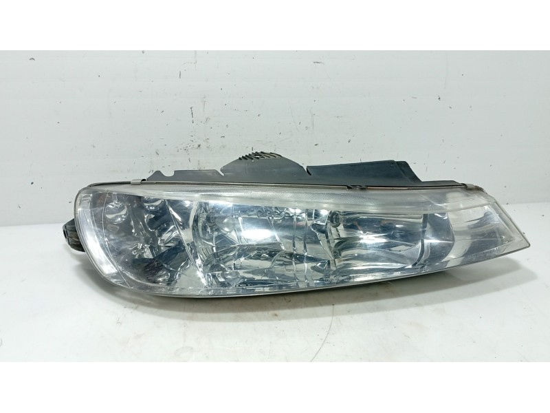 Recambio de faro derecho para peugeot 406 (8b) 2.0 hdi 110 referencia OEM IAM   