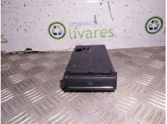 Recambio de no identificado para  referencia OEM IAM 8P0941561 COMPARTIMIENTO ALMACENAJE COMPROBADO 