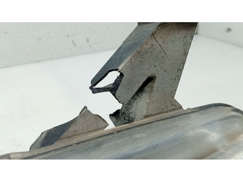 Recambio de faro antiniebla izquierdo para peugeot 406 (8b) 2.0 hdi 110 referencia OEM IAM   